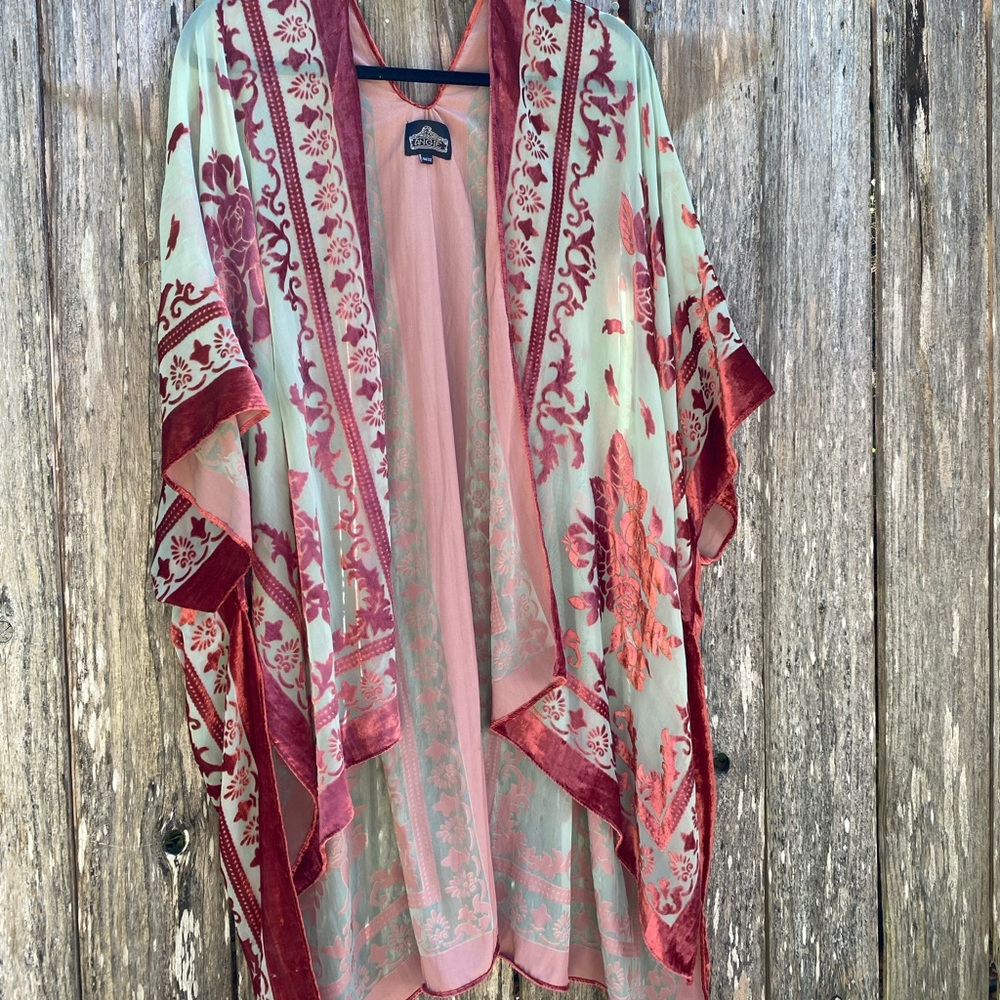 Burnout velvet kimono.